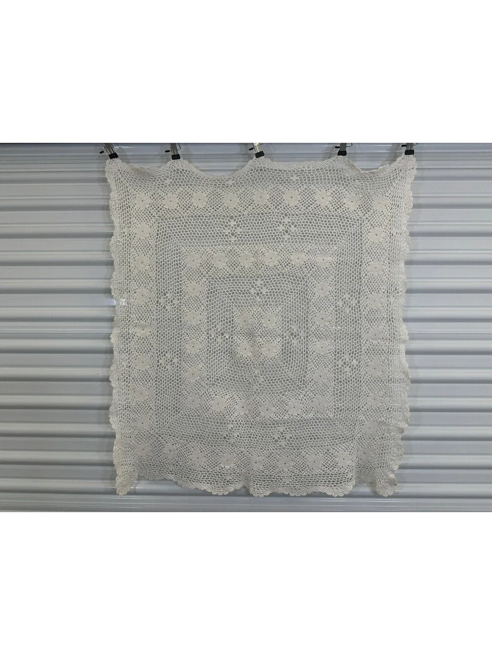 Vintage Crochet Tablecloth Topper Floral Pattern Cream White Scallop Edge 34x37